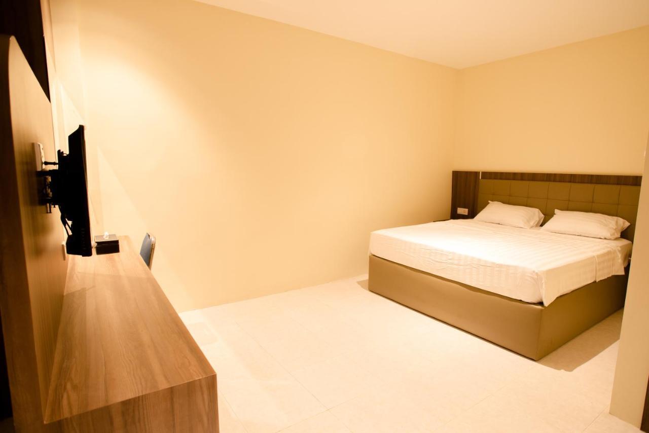 Ak Hotel Nagoya Hill Batam Exterior photo