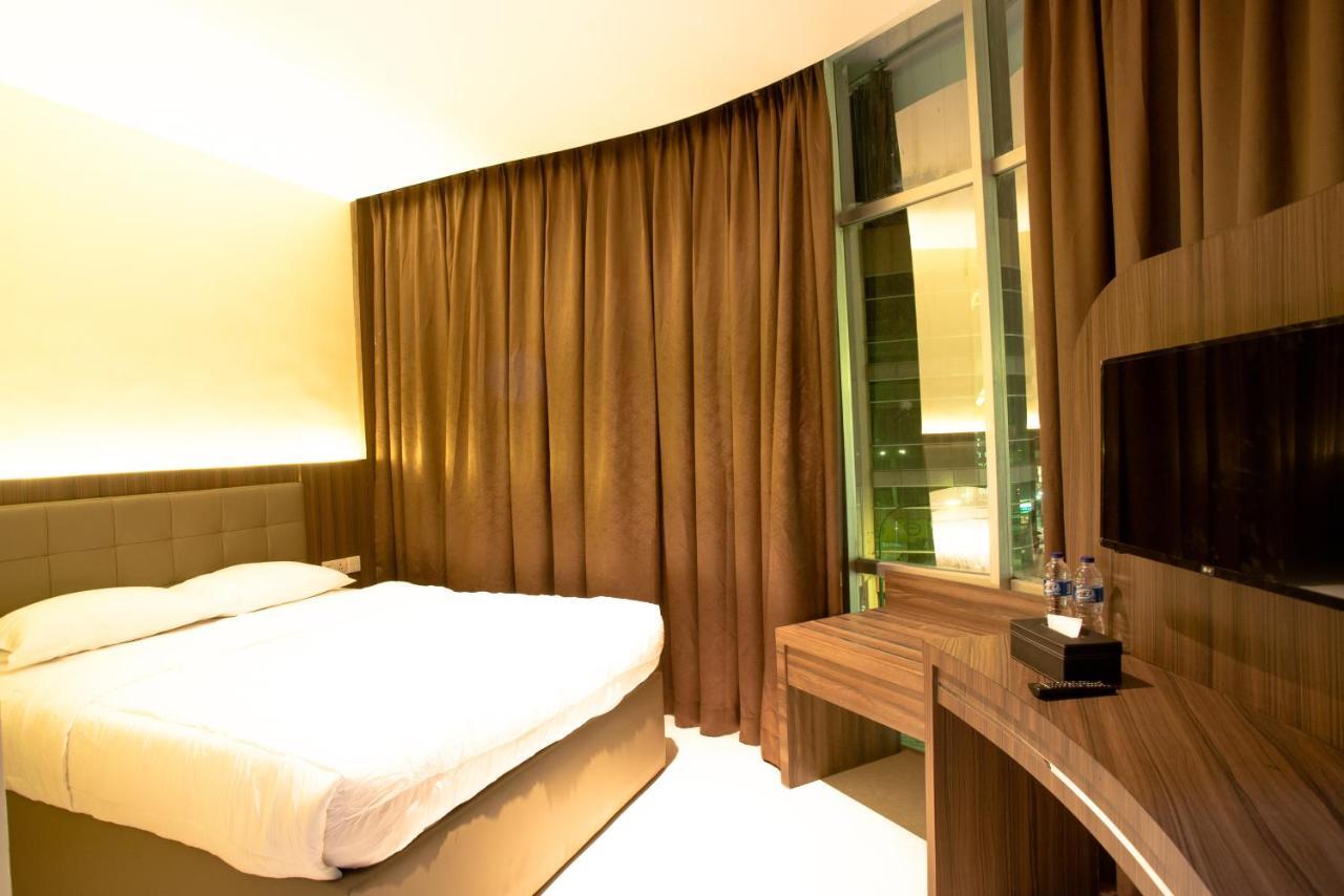 Ak Hotel Nagoya Hill Batam Exterior photo