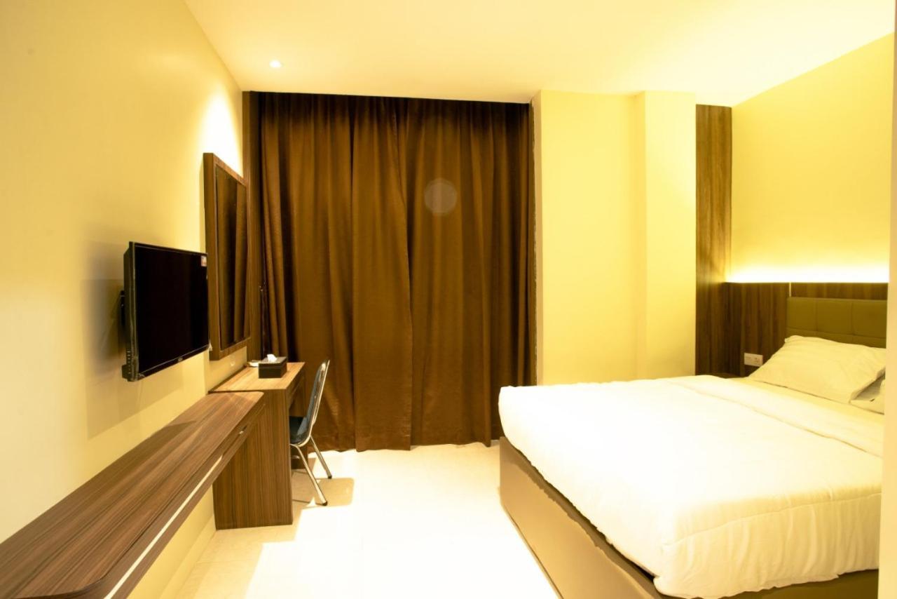 Ak Hotel Nagoya Hill Batam Exterior photo