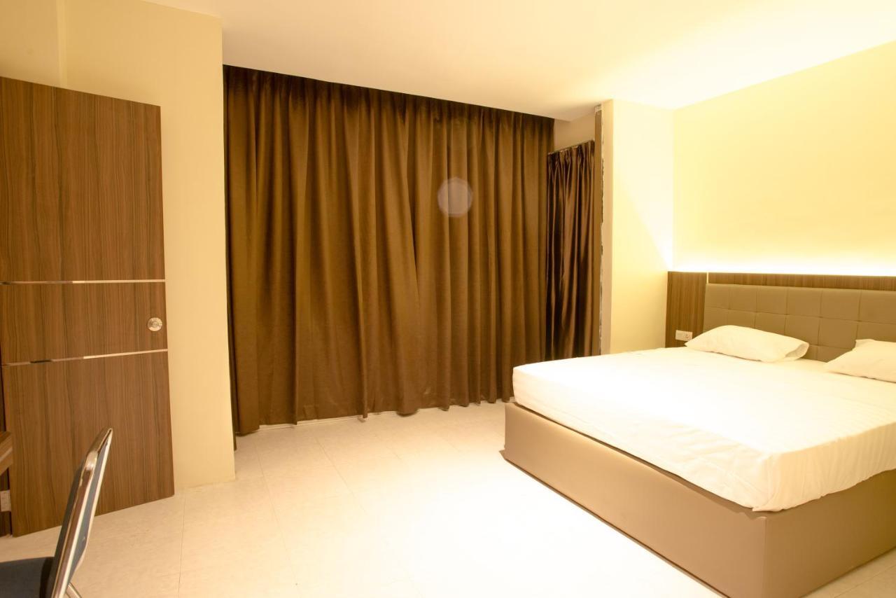 Ak Hotel Nagoya Hill Batam Exterior photo