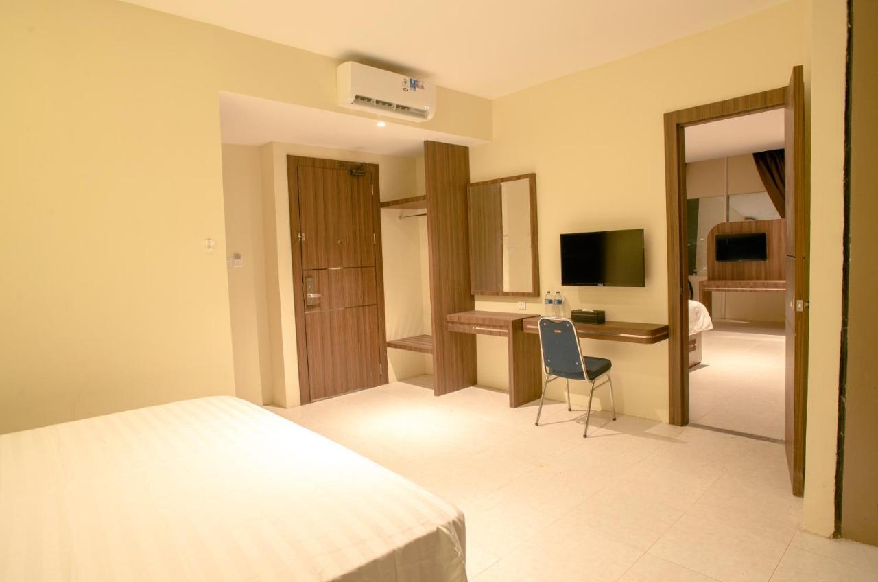 Ak Hotel Nagoya Hill Batam Exterior photo